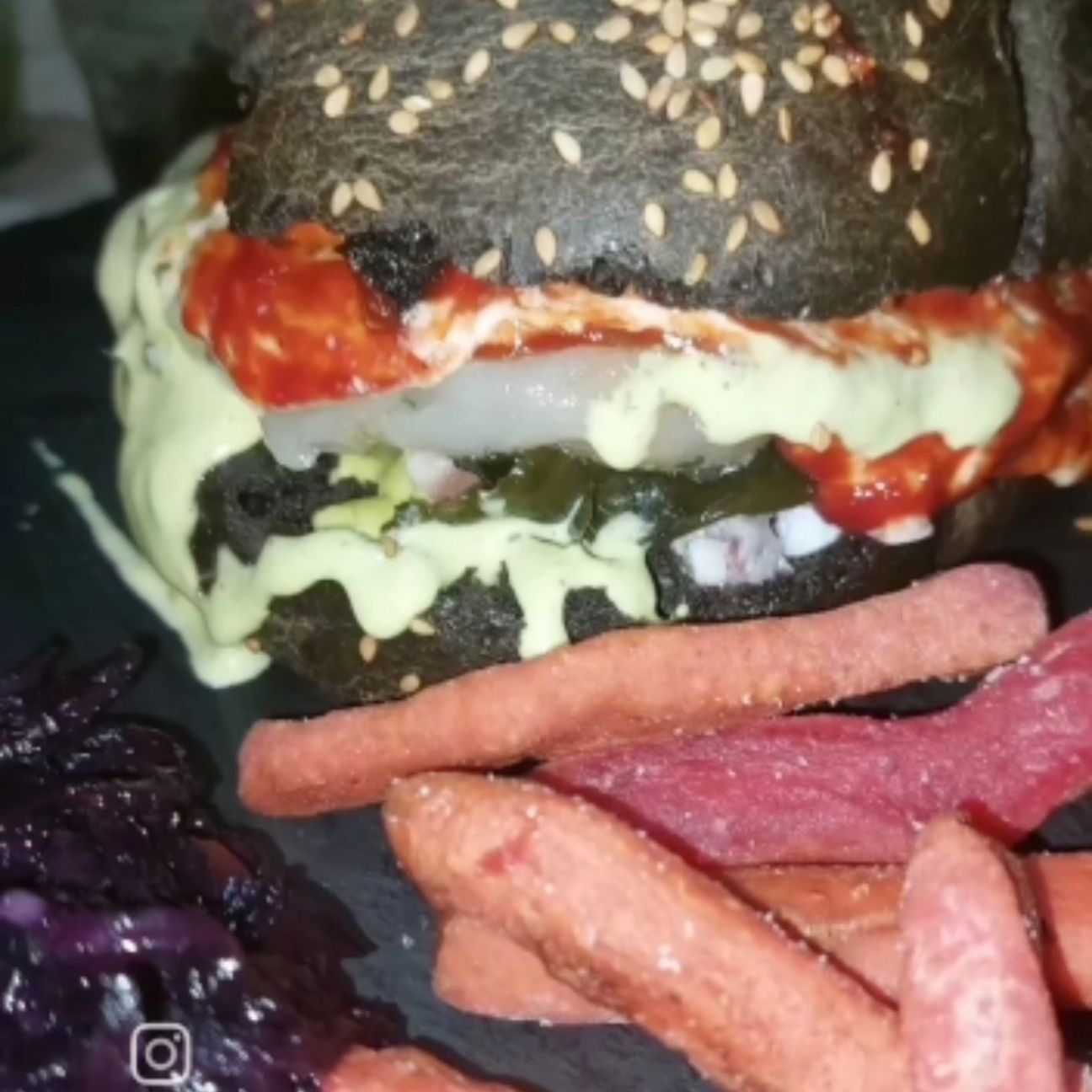Hamburger al nero di seppia