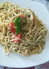 Ricetta Spaghetti con crema di ricotta e pistacchi con pomodorini