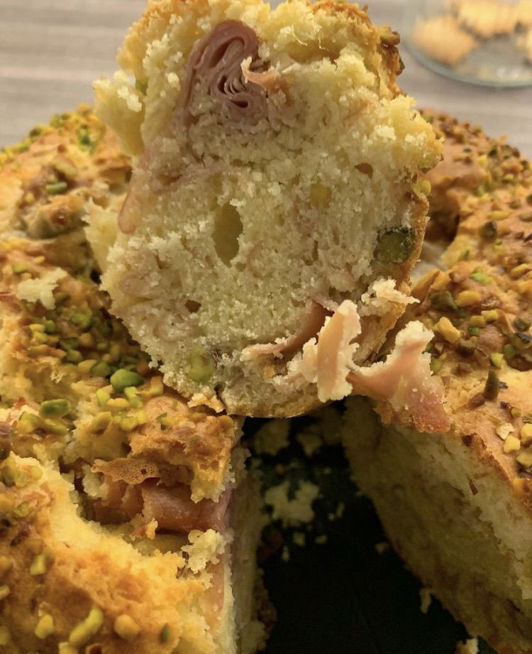 Ciambella salata mortadella e pistacchio
