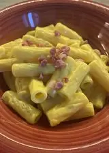 Ricetta Rigatoni con crema di zafferano e pancetta croccante