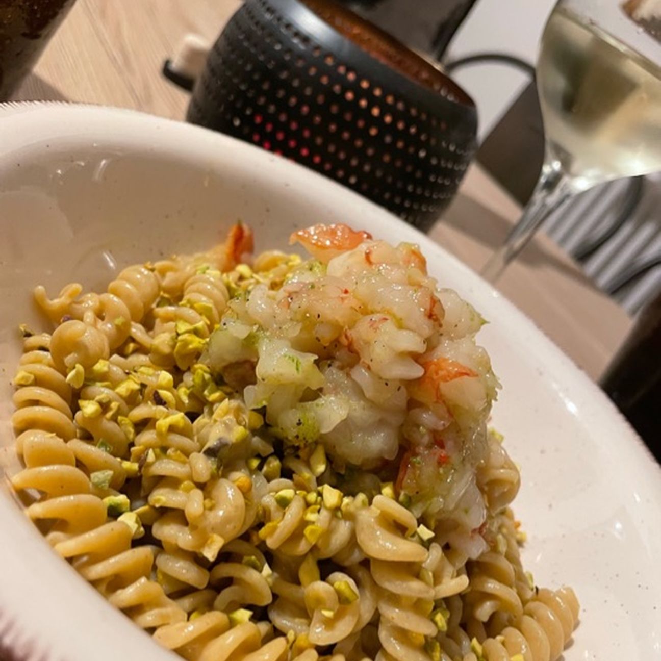 • Gluten Free • Pasta con pesto di pistacchio e tartare di gambero