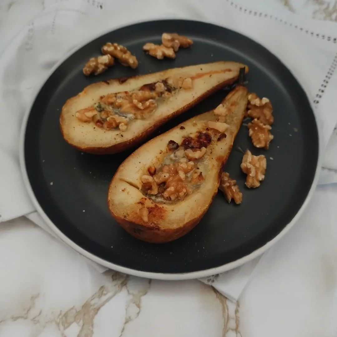 Pere al gorgonzola e noci