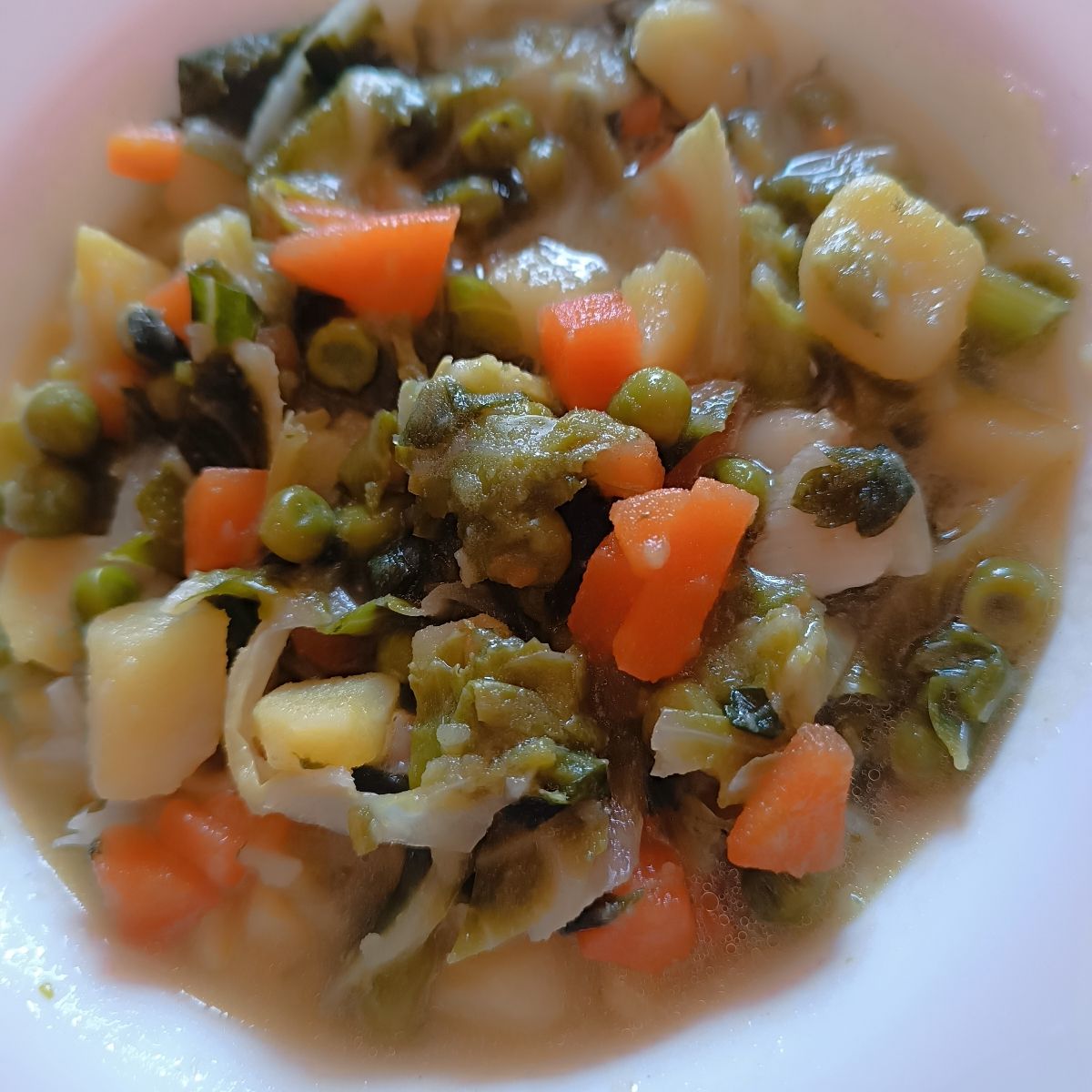 Minestrone "non si butta via niente"