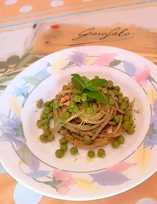 Ricetta Spaghetti con pesto alla menta e piselli. di nunziamarzocco