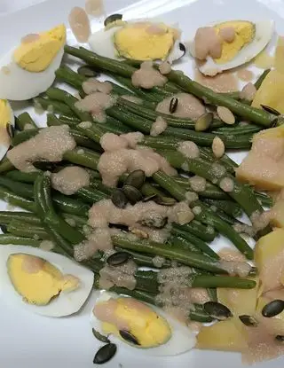 Ricetta Insalata di patate, fagiolini e uova sode con vinaigrette di pera e aceto balsamico. di nunziamarzocco