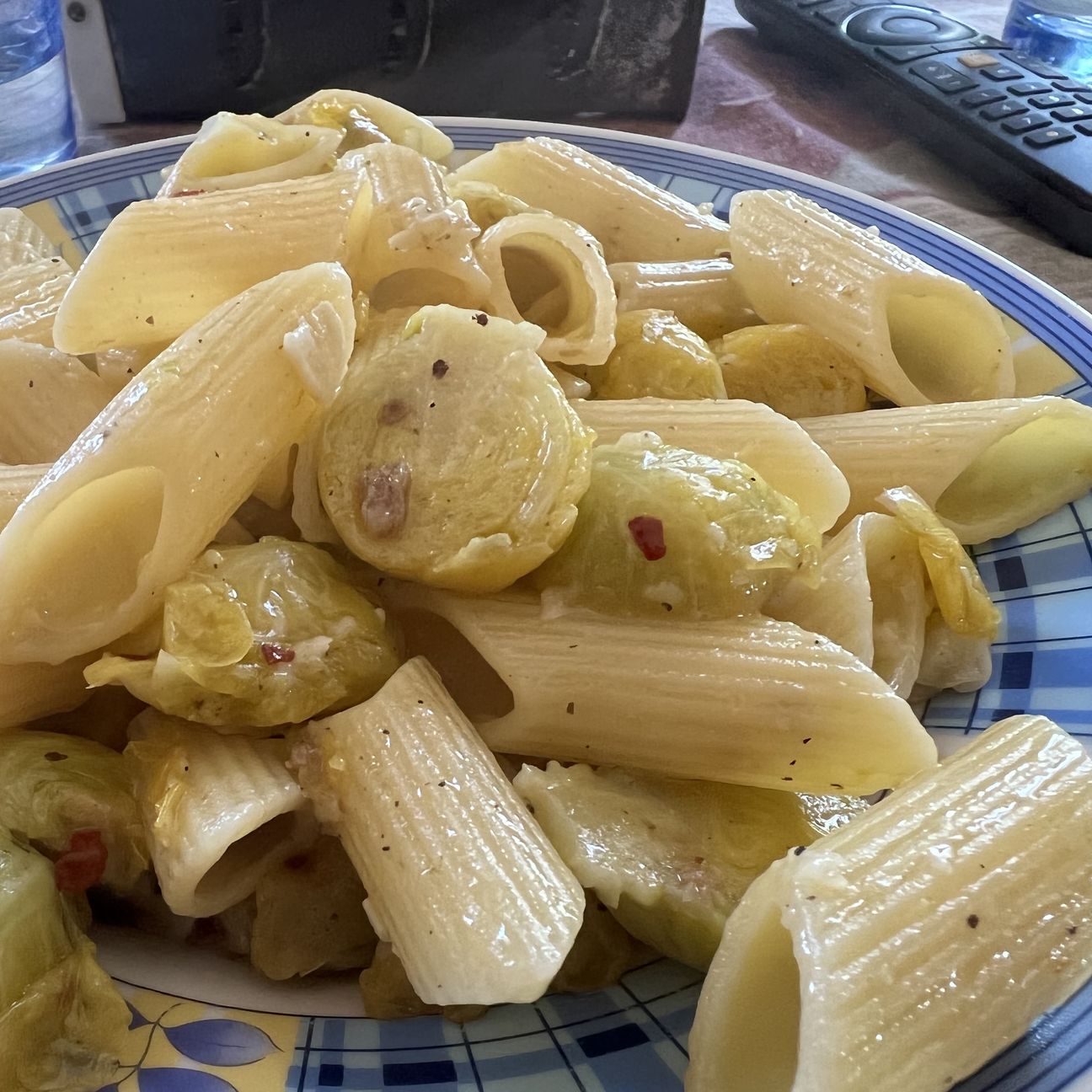 Pennoni rigati con Cavoletti di Bruxelles