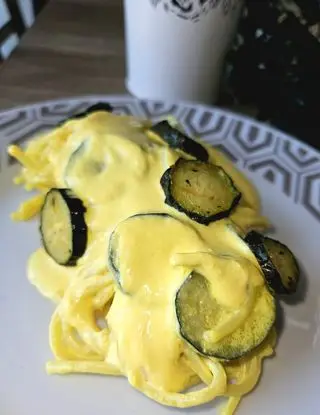 Ricetta Pasta con crema di ricotta, zafferano e zucchine di roberta_nasuti