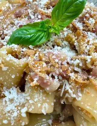 Ricetta Rigatoni Pasta Garofalo con pancetta, cipolle e pecorino di Gnamseppe
