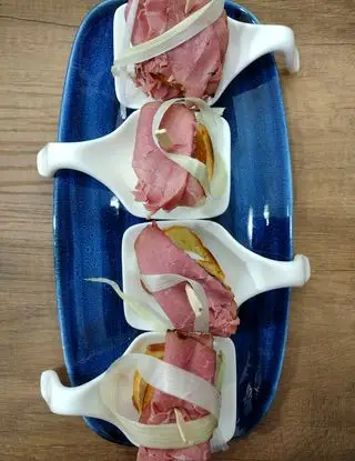 Ricetta Crostino pastrami e caprino di clara81