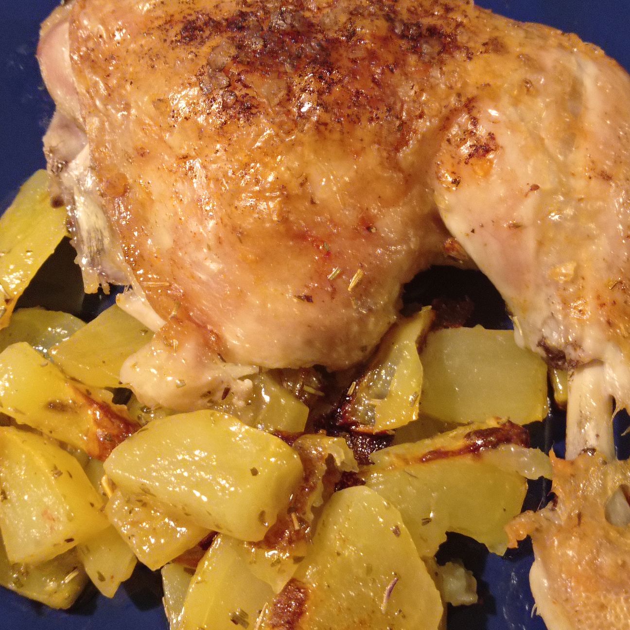 Sovracoscia di pollo marinata con patate al forno