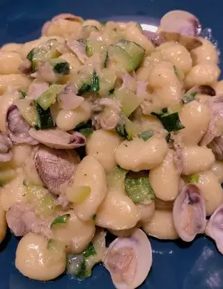Ricetta Gnocchi con vongole lupini e crema di vongole. di ilninotto