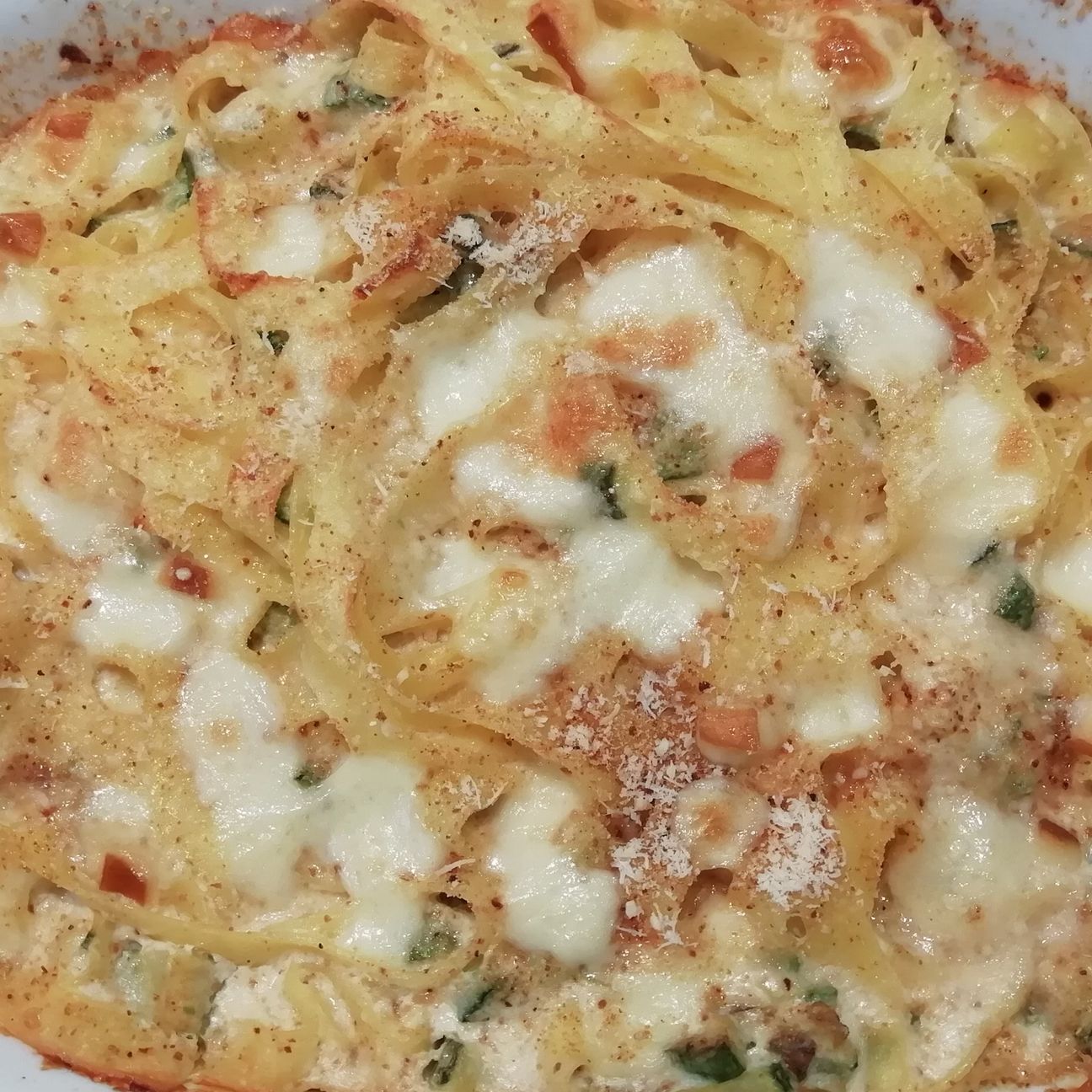 Tagliatelle al forno con zucchine e fiori di zucca