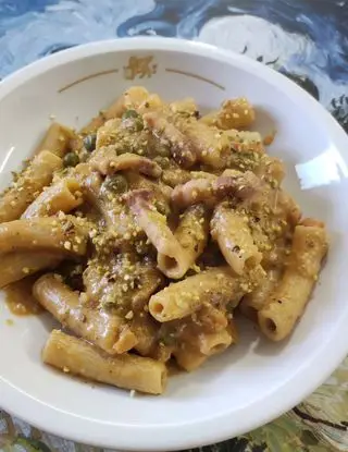 Ricetta Pasta con crema di piselli e granella di pistacchi di ilninotto
