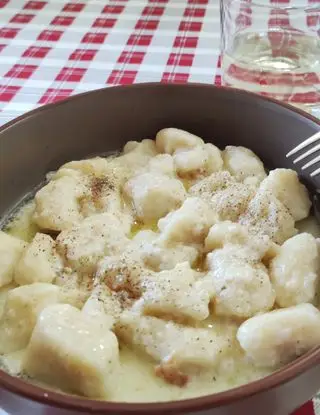 Ricetta Gnocchi di ricotta con crema di burro e formaggi. di ilninotto
