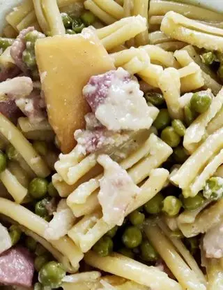 Ricetta Caserecce con guanciale, piselli e crosta di parigiano. di ilninotto