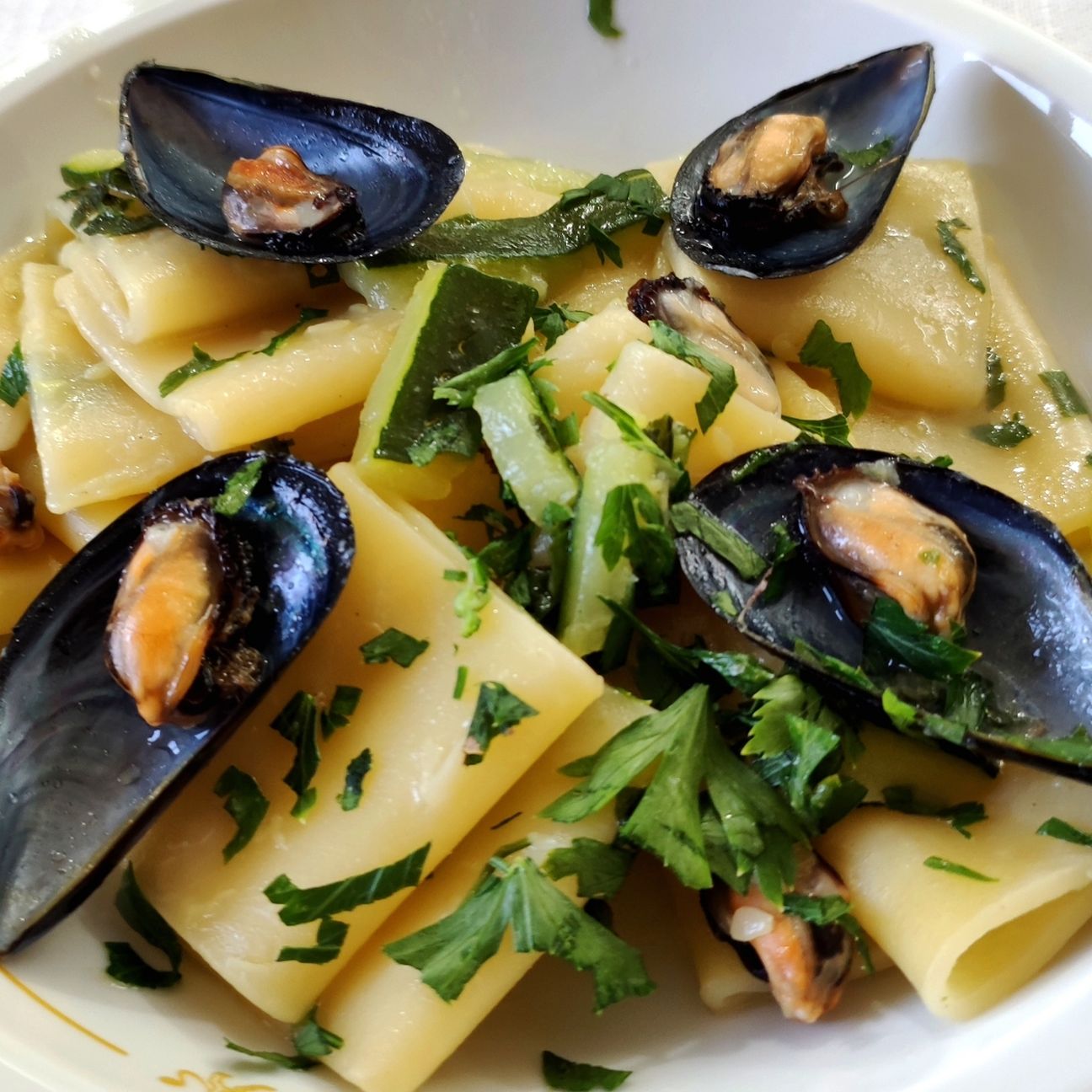 Paccheri zucchine e cozze.