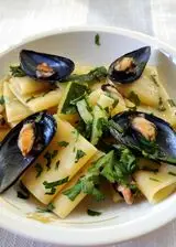 Ricetta Paccheri zucchine e cozze.