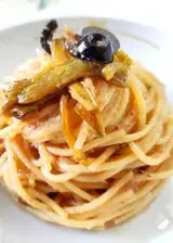 Ricetta Spaghetti con peperoni fritti e acciughe.