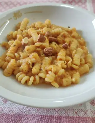 Ricetta Fusilli al pesto di peperoni. di ilninotto