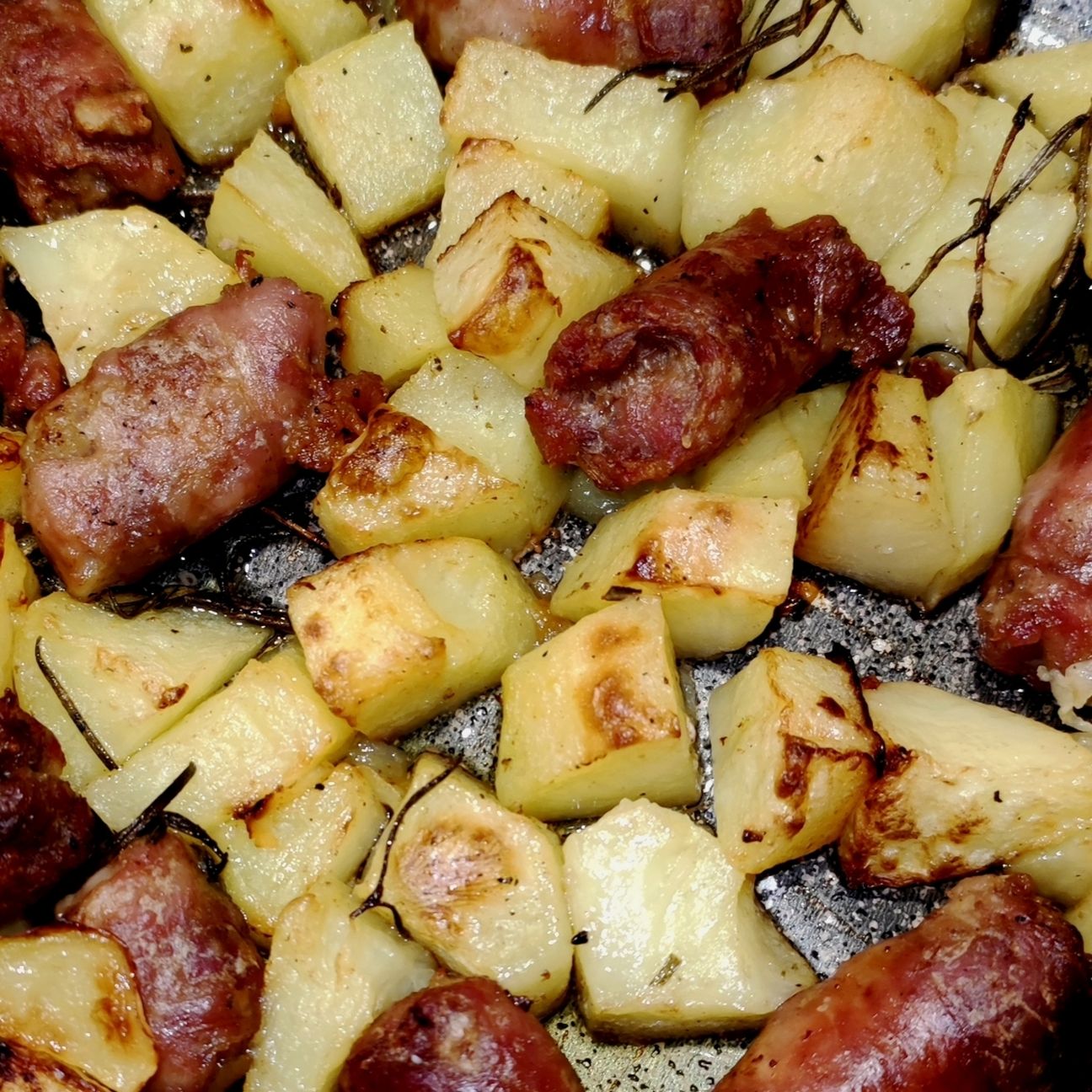 Salsiccia al forno con patate