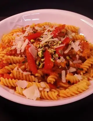 Ricetta I miei fusilli in crema di peperoni con pecorino e pistacchi di ilninotto