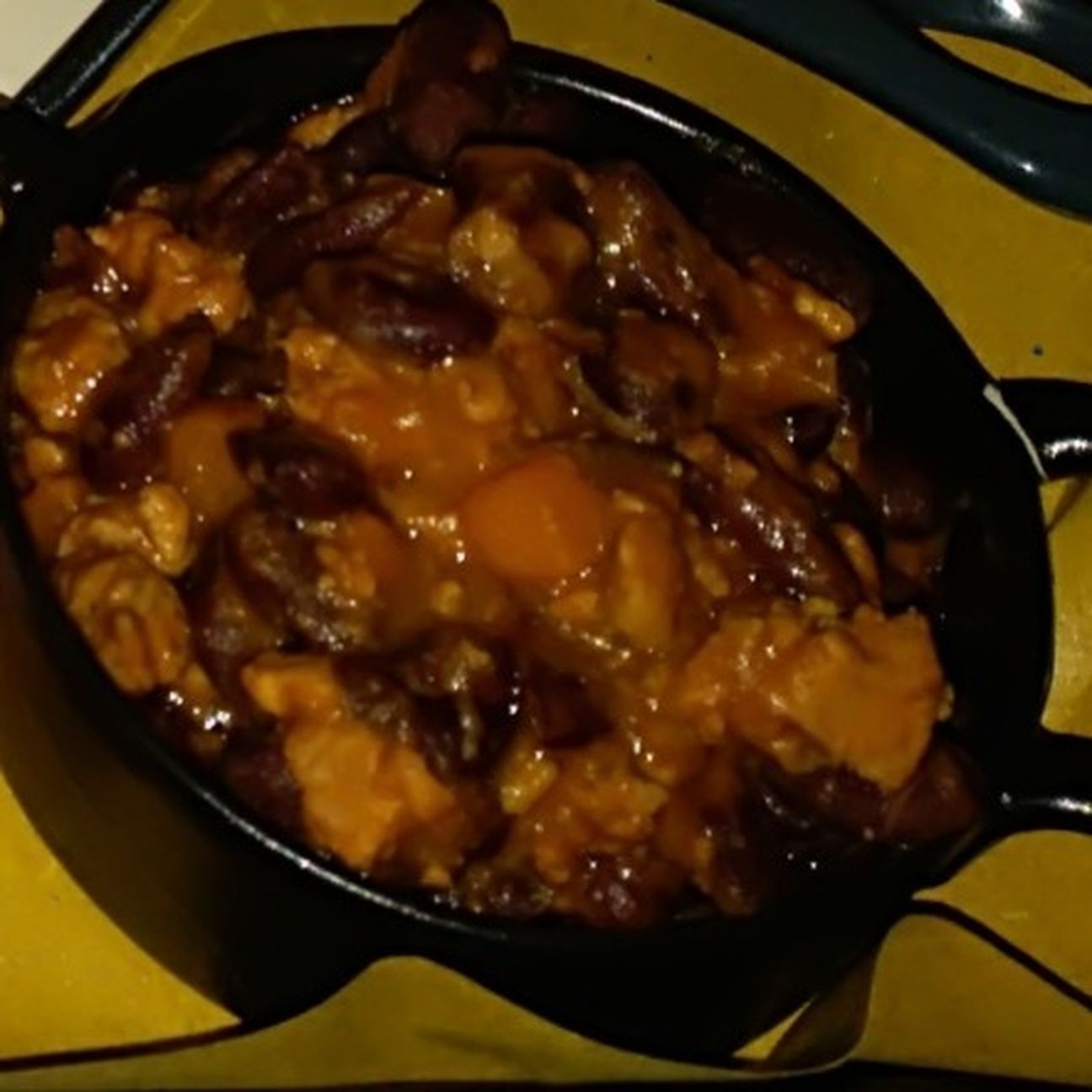 Zuppa di fagioli e salsicce