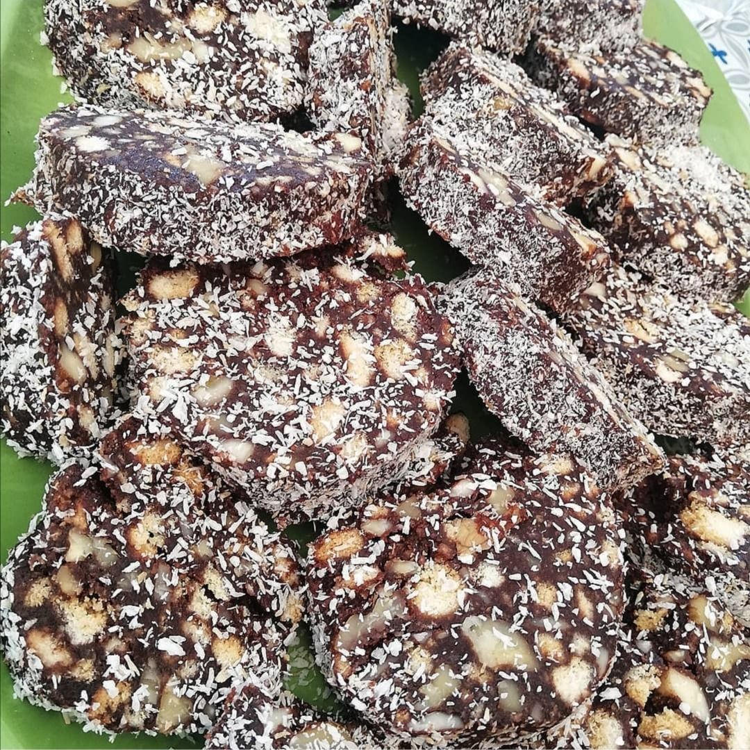 Salame di cioccolato con granella di cocco