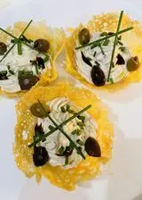 Ricetta CESTINI DI GRANA PADANO CON RICOTTA, ALICI E OLIVE TAGGIASCHE