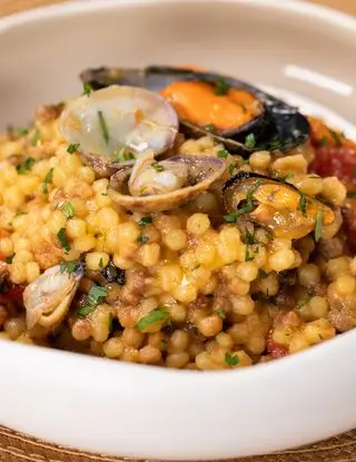 Ricetta Fregola Sarda con bottarga e frutti di mare di primevideo