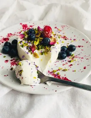 Ricetta Semifreddo yogurt greco e Philadelphia di joy.tahinaemirtilli