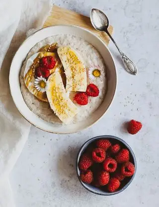 Ricetta Porridge Banana e Tahina di joy.tahinaemirtilli