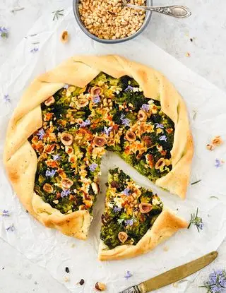 Ricetta Galette Salata con Broccoli Feta e Nocciole di joy.tahinaemirtilli