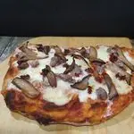 Ricetta Pizza in pala alla romana con gorgonzola, salsiccia, funghi cardoncelli e nduja