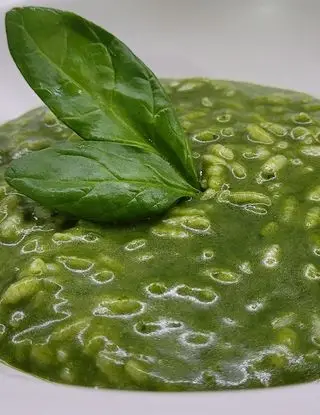 Ricetta Risotto con crema di spinaci profumato al limone di mariagraziacelella