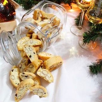 Cantucci alle mandorle e cioccolato