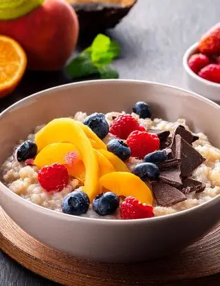 Ricetta Porridge con frutta fresca e cioccolato fondente di matteodospina_elta