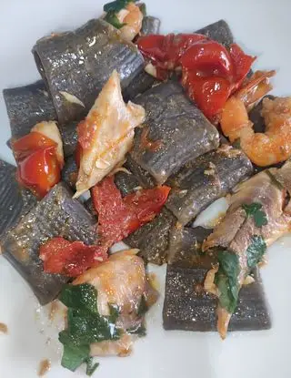 Ricetta Paccheri al sugo di gallinella di mare di Mabyflavors