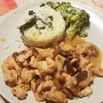 Ricetta Pollo alle mandorle con broccoli