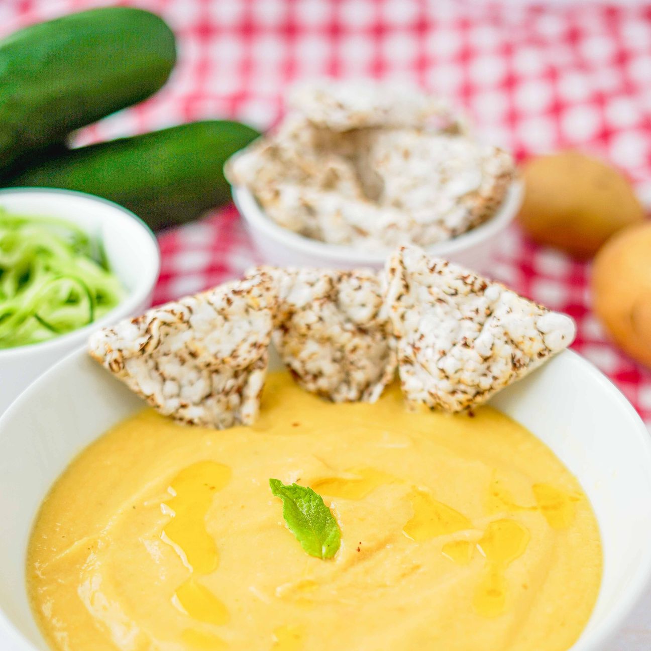 Zuppa light con cetrioli e patate