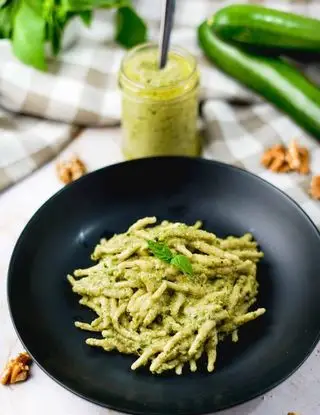 Ricetta Trofie con pesto di zucchine e noci di Manufoodwriter