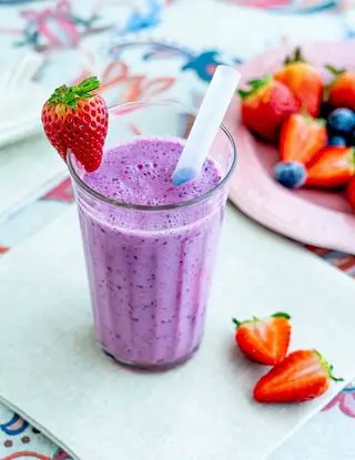 Ricetta Smoothie fragole e mirtilli di Manufoodwriter