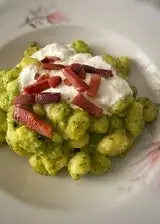 Ricetta Gnocchi alla crema di zucchine con stracciatella e speck