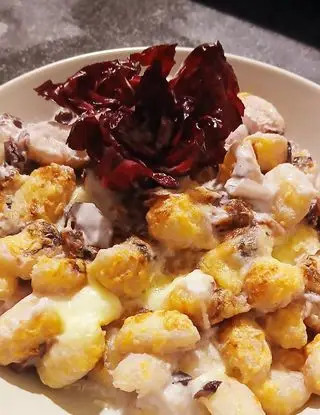 Ricetta Gnocchi gratinati al radicchio di lacucinasecondolabiffi