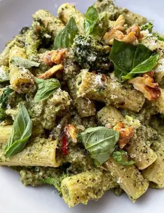 Immagine ricetta Tortiglioni al pesto di broccoli e noci