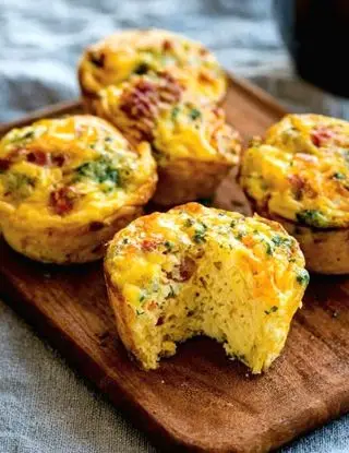 Ricetta Muffin salati con pancetta e cipollotti di lacucinasecondolabiffi