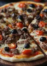 Ricetta Pizza con salsiccia e olive