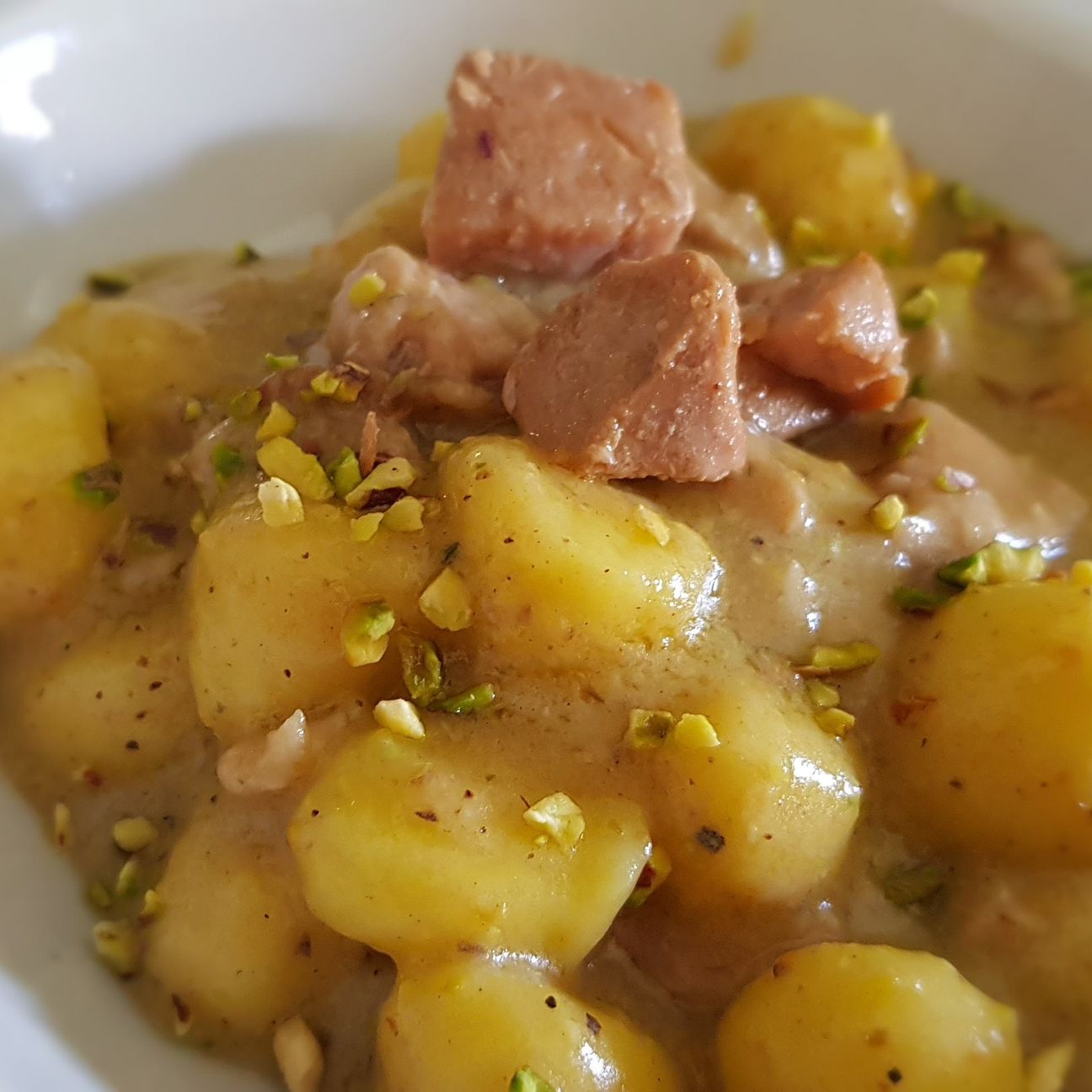 Gnocchi di patate pistacchi e tonno