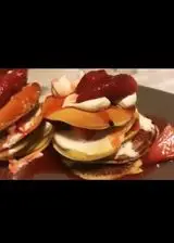 Ricetta Pancake con Fragole Caramellate e Panna