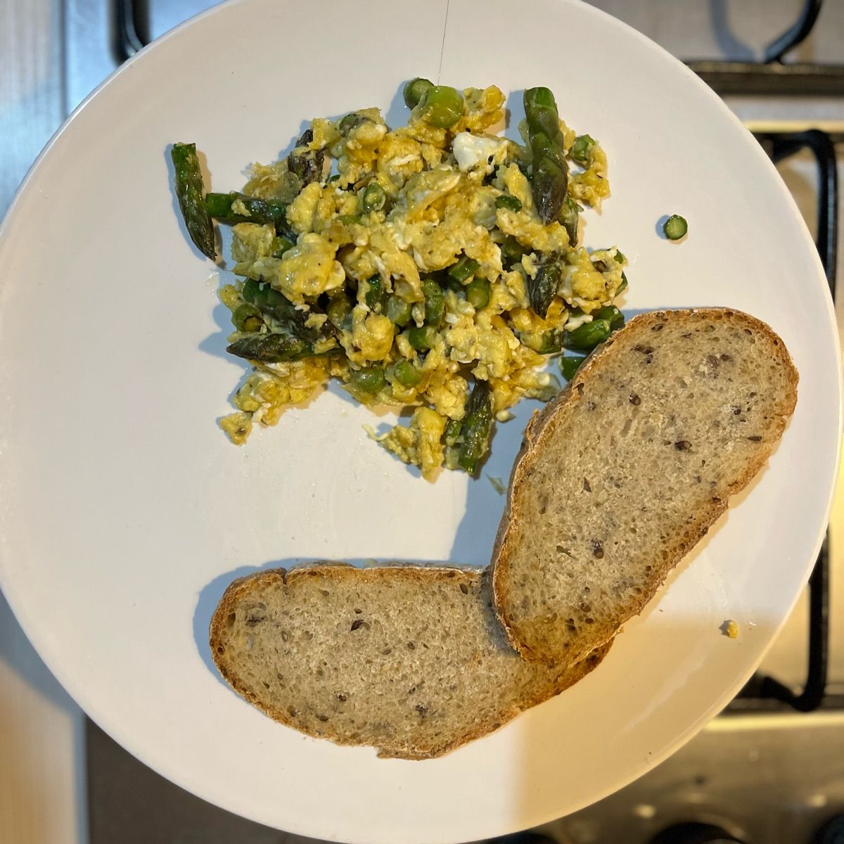 Uova strapazzate con gli Asparagi