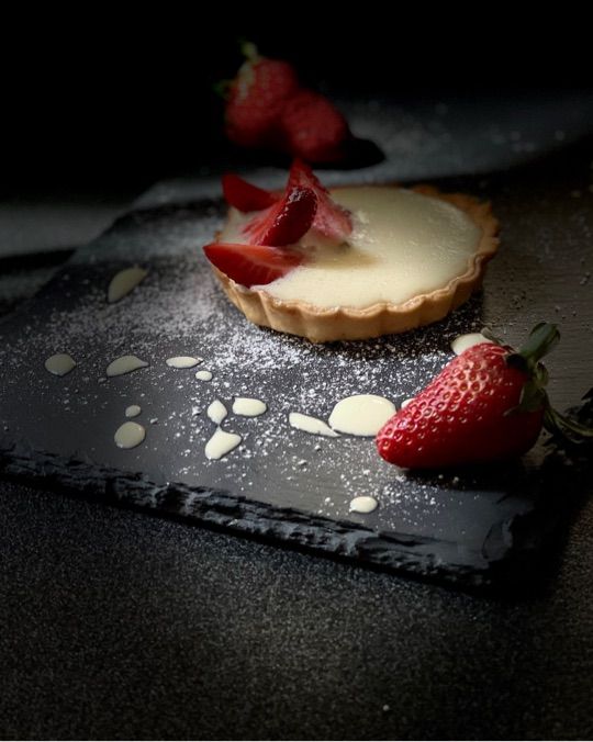 Mini crostata con crema alla vaniglia e fragole